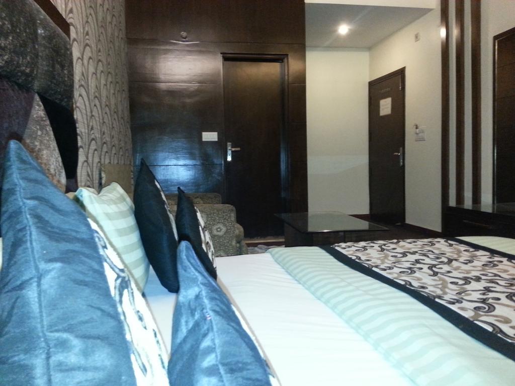 Hotel Vanson Villa - Near Connaught Place New Delhi Room photo